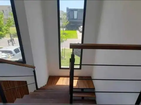Casa en Venta en Acacias 3 dormitorios, Puertos 100