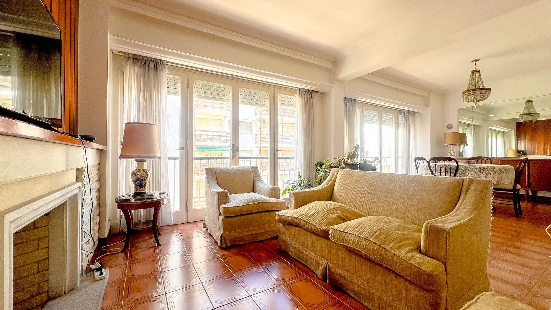 Venta departamento 4 ambientes al frente Centro