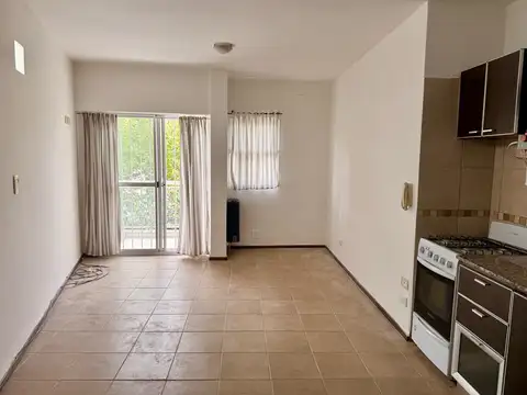 Venta monoambiente escalera con balcón - Luis Agote, Rosario