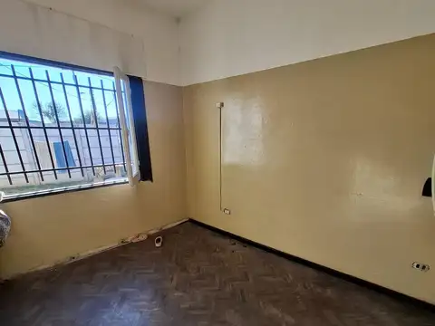 CASA EN ALQUILER 2 DORM + COCHERA