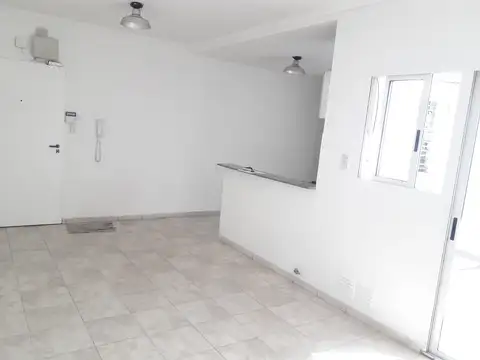 Departamento en Alquiler en Villa Ballester, $ 500.000