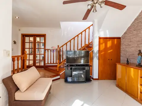 Casa 5 ambientes con 2 baños
