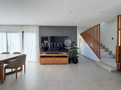Casa en Venta en Alvarez Del Bosque, USD 250.000