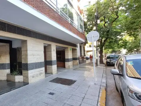 VENTA DEPARTAMENTO SEIS AMBIENTES FLORES  COCHERA