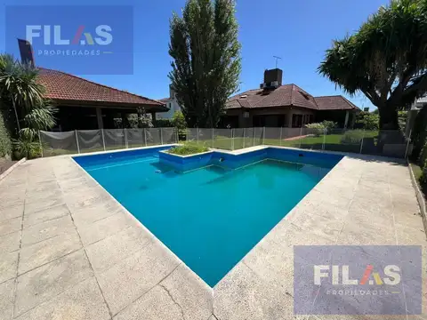 Casa 5 ambientes con 3 baños