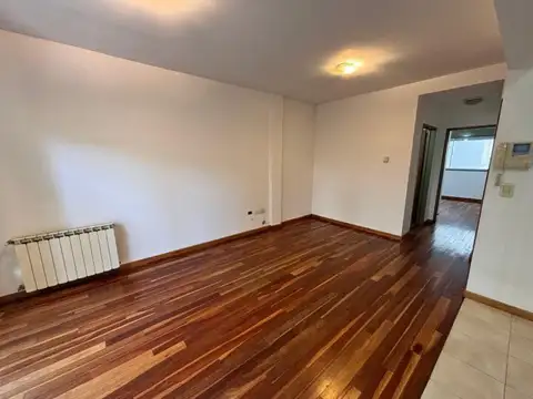 Departamento. Semipiso.  2 ambientes. Alquiler.