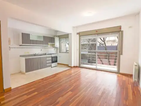 Departamento. Semipiso.  2 ambientes. Alquiler.