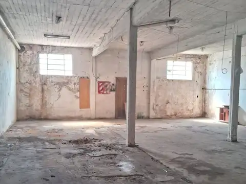 Galpon Comercial y Casa 4 ambientes Loma Hermosa