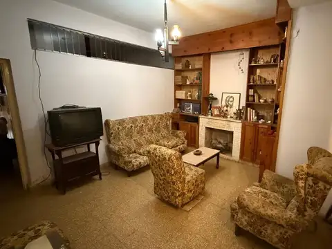 Juan Bautista Alberdi 700