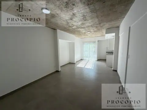 Monoambiente amplio de categoría en alquiler en Moreno