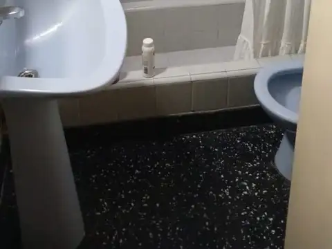 Depto Tipo Casa 4 ambientes con 2 baños