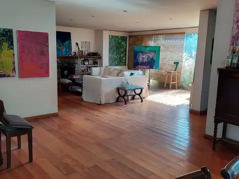 VENTA- Casa ,  jardín y pileta, Hurlingham