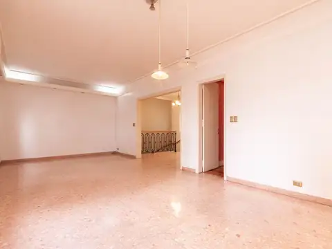 Depto Tipo Casa en Venta con 1 cocheras