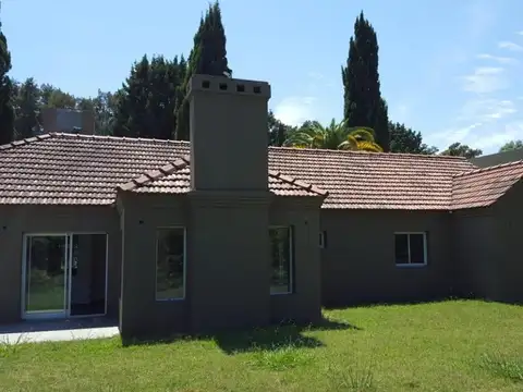 Casa en Venta con 3 cocheras