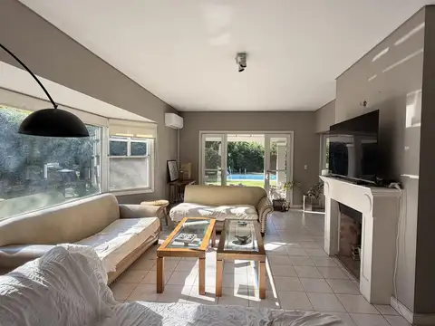 Casa en  Alquiler 6 Ambientes en Barrio Cerrado Septiembre - Escobar