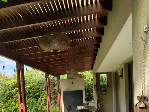 Casa - La Damasia