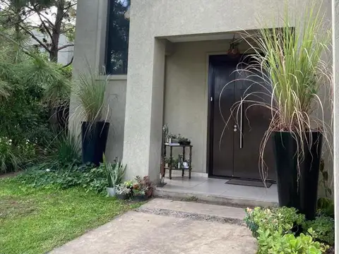 Casa en Alquiler de 3 dormitorios