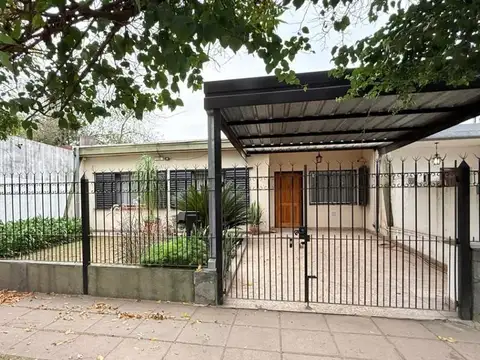 Casa en Jose Clemente Paz 4 amb c/ coch