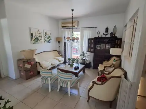 Depto Tipo Casa en Venta en San Isidro Vías / Libertador, USD 225.000