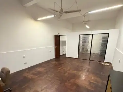 Oficina 2 ambientes con 1 baño