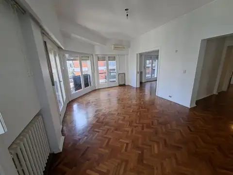 Departamento 4 ambientes con 3 baños