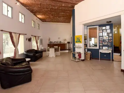 VENTA CASA 4 AMBIENTES CON PATIO Y TERRAZA EN FLORES APTO CREDITO
