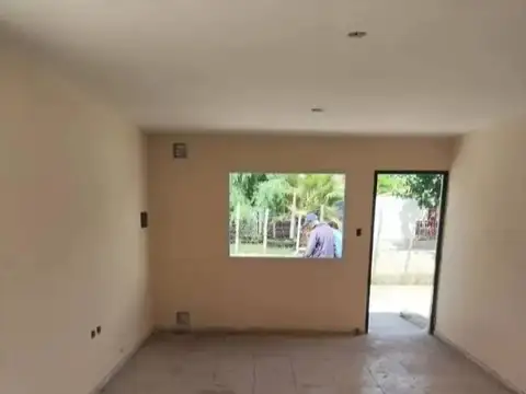 Casa 4 ambientes con 1 baño