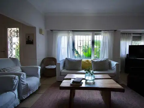 Casa 6 ambientes con 3 baños
