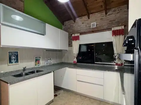 Casa en Venta con 1 cochera
