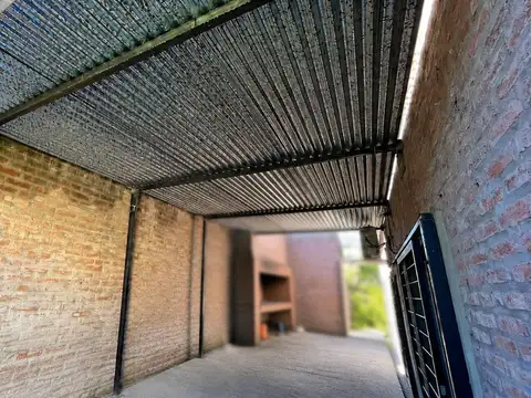 Casa 4 ambientes con 1 baño