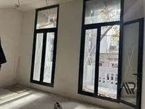 Venta Oficina Con Terraza Y Patio A Estrenar - Centro De Montevideo