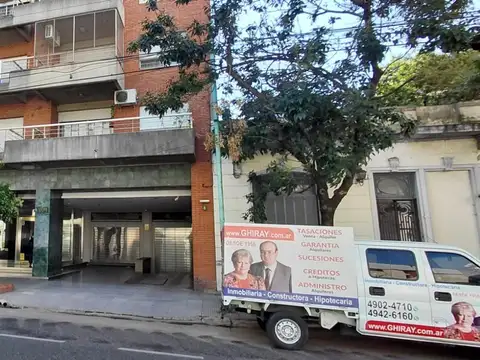 Av. Directorio 1300, Piso 2