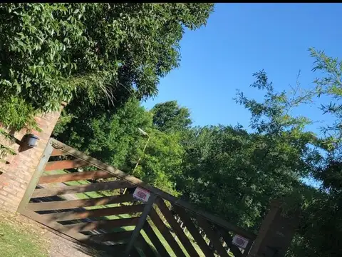 VENTA FRACCION DE CAMPO EN ARANA 621 ESQUINA 143.