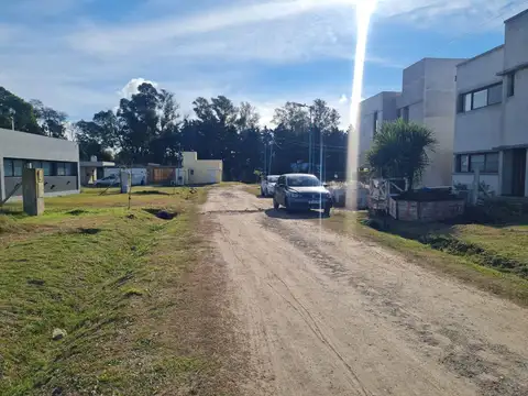 Terreno en Venta en Villa Elisa, USD 33.000