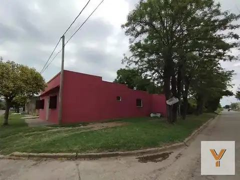 Casa en venta - 2 Dormitorios 1 Baño - Cochera - 419Mts2 - Carmen de Areco