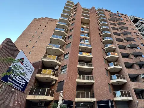 Venta departamento de tres dormitorios con cochera en nueva cordoba