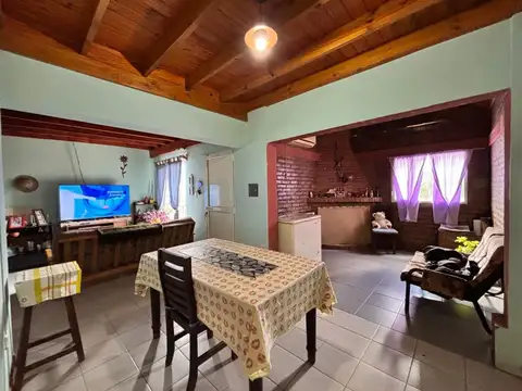 Casa 4 ambientes con 1 baño