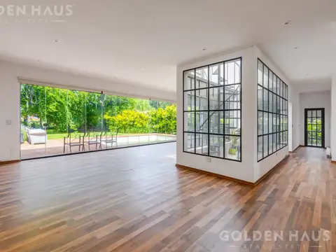 Excelente casa de 5 amb. en Barrio Privado Sausalito