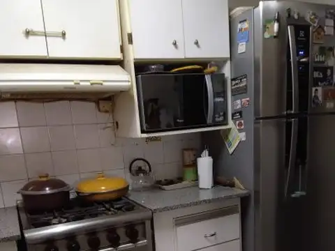 64 e/ 81 y 83 , Piso 0