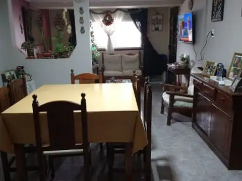 Casa 3 ambientes con 2 baños