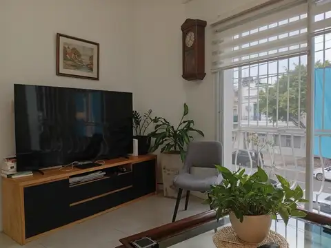 Depto Tipo Casa 4 ambientes con 2 baños