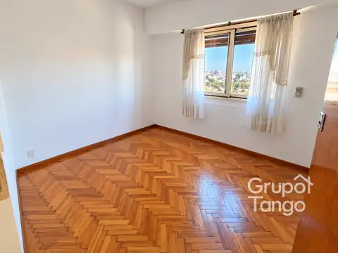 Venta Departamento Tres Ambientes Coghlan Frente Balcón Apto Credito
