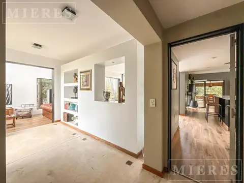 Casa en Venta con 6 cocheras