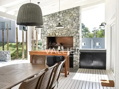 Casa 5 ambientes con 3 baños