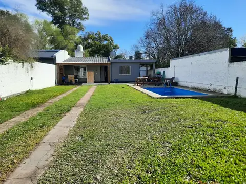 Casa en Venta con 3 cocheras