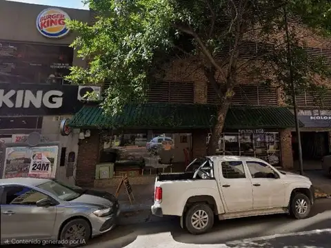 Cochera sobre av colon a mts de plaza colon