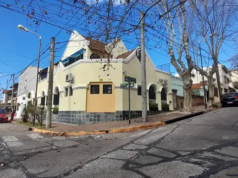 Maestro Álvarez y Almirante Brown