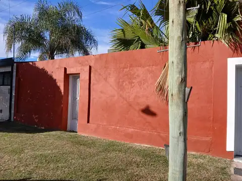 Pasaje Wagner 1253  Casa 5 dormitorios (Entre Rios al 4100)