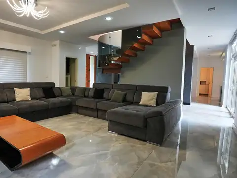 Casa en Venta de 5 dormitorios