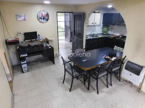 Casa 3 ambientes con 1 baño